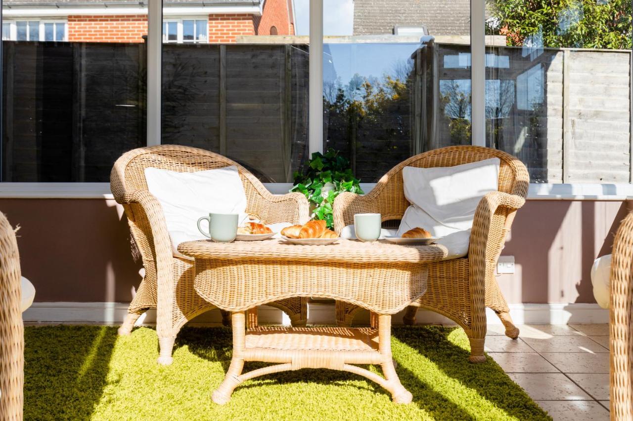 Chichester Retreat House With Free Parking Extérieur photo