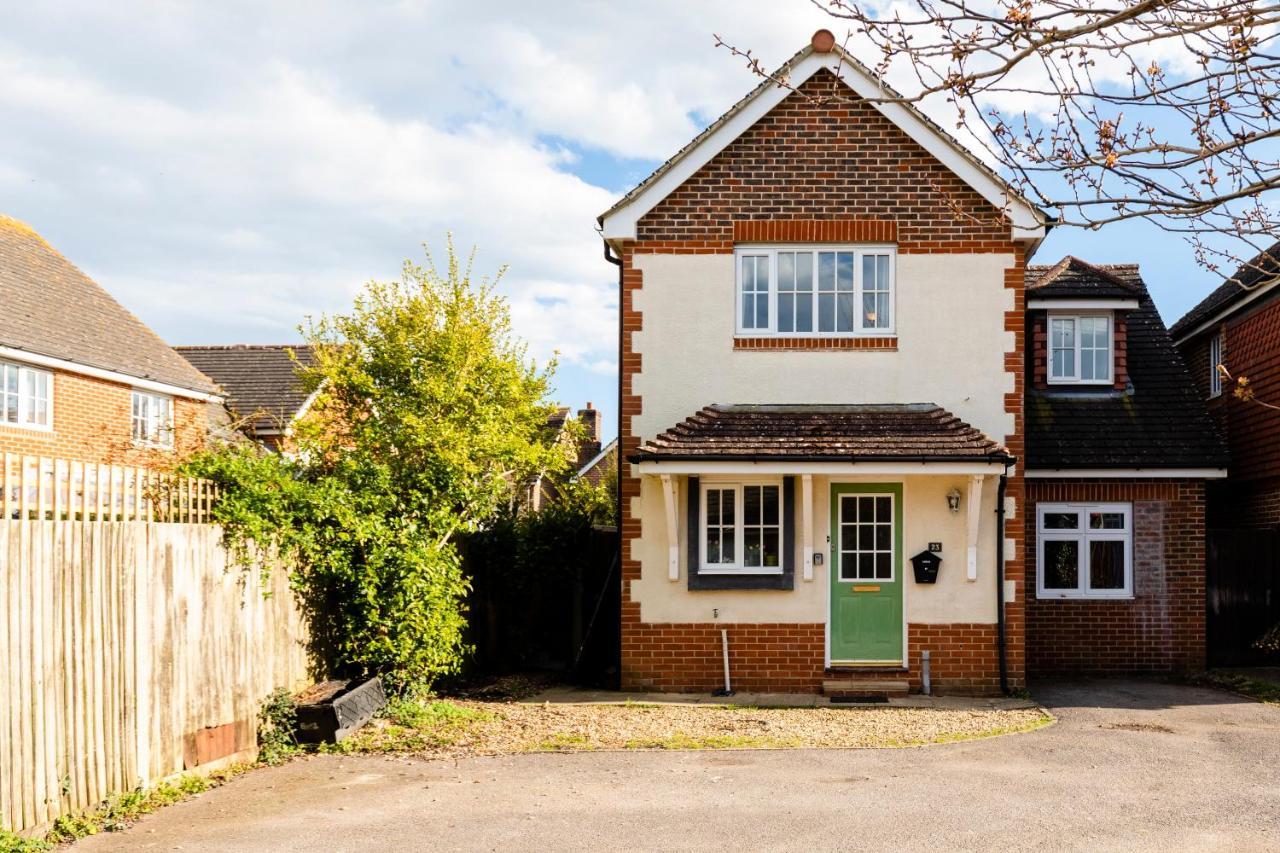 Chichester Retreat House With Free Parking Extérieur photo