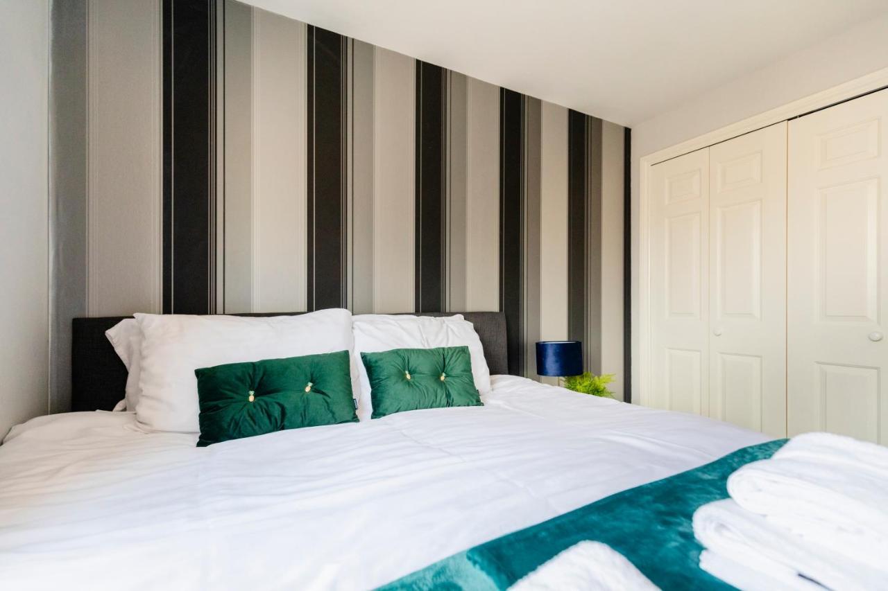 Chichester Retreat House With Free Parking Extérieur photo