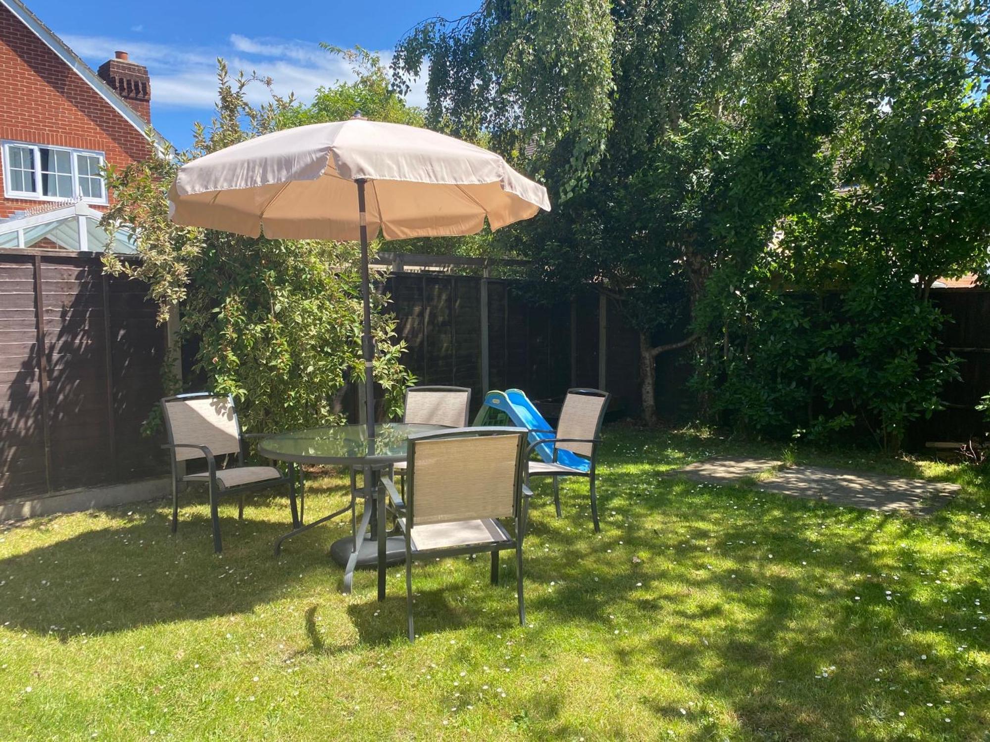 Chichester Retreat House With Free Parking Extérieur photo