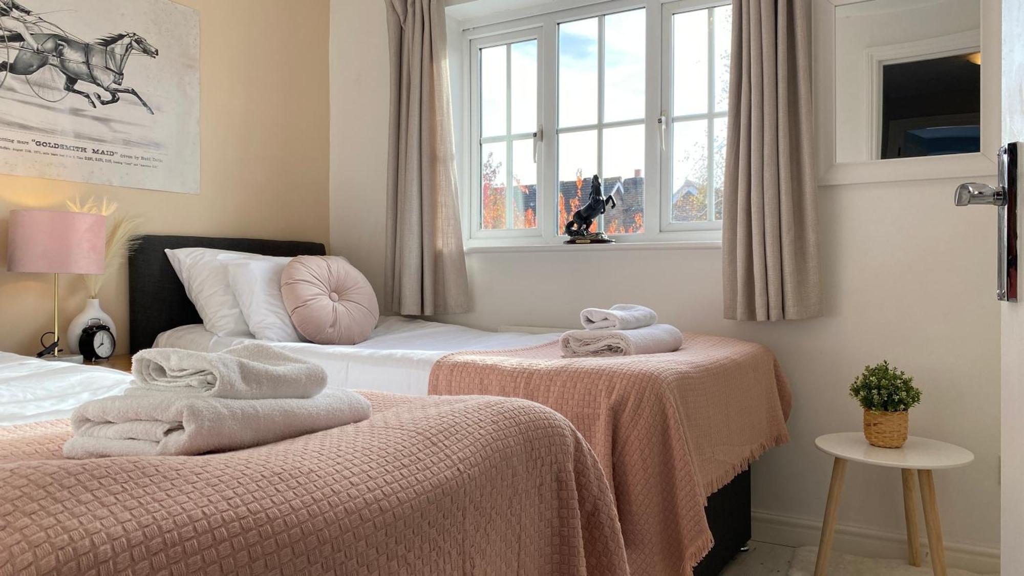 Chichester Retreat House With Free Parking Extérieur photo