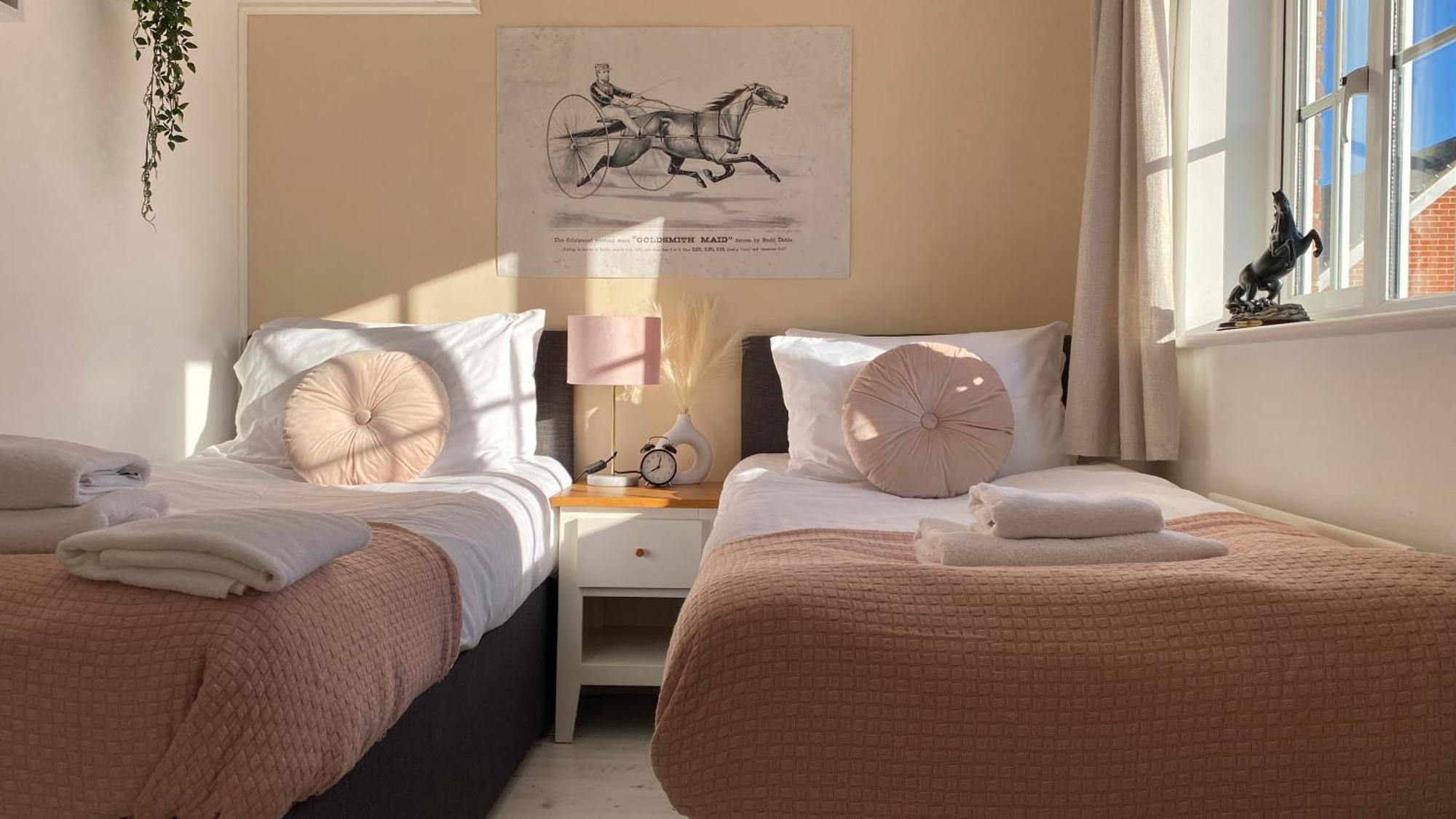 Chichester Retreat House With Free Parking Extérieur photo
