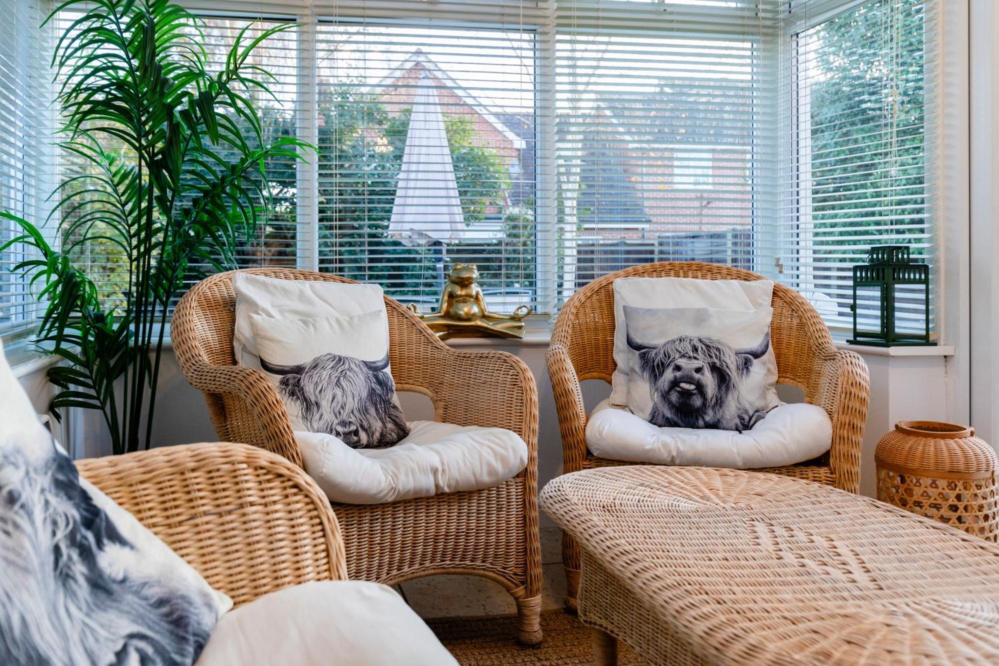Chichester Retreat House With Free Parking Extérieur photo