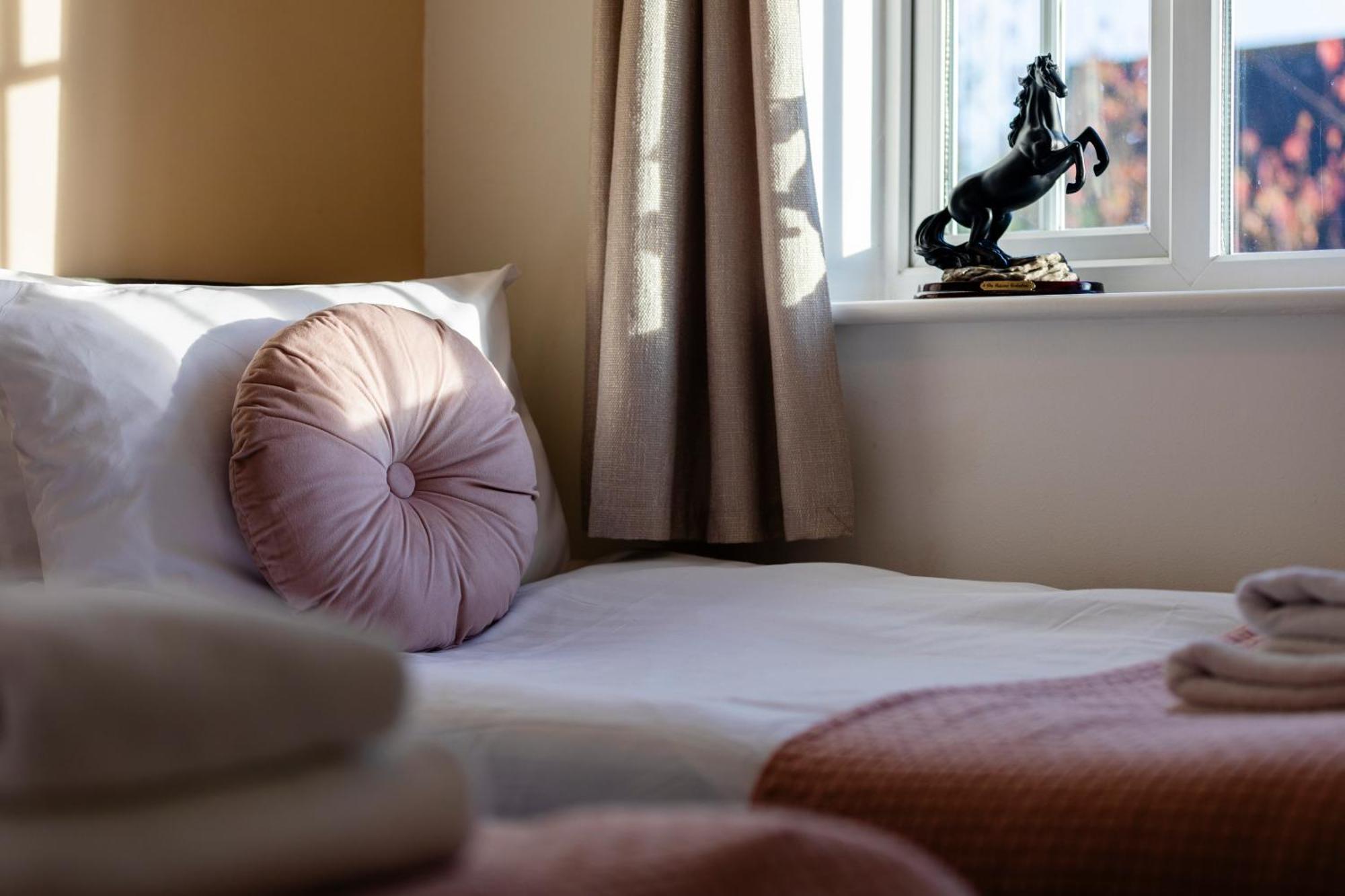 Chichester Retreat House With Free Parking Extérieur photo