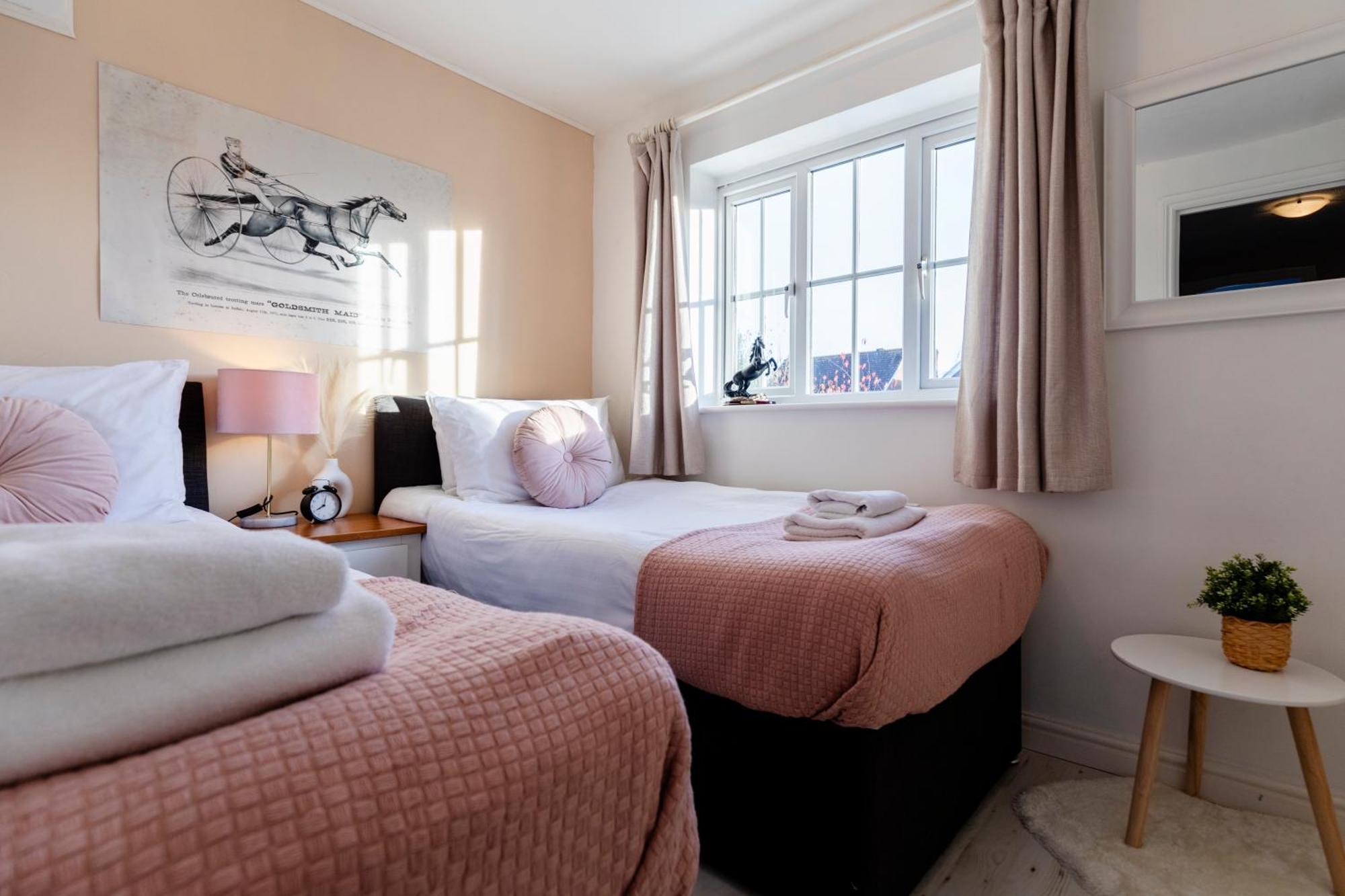 Chichester Retreat House With Free Parking Extérieur photo