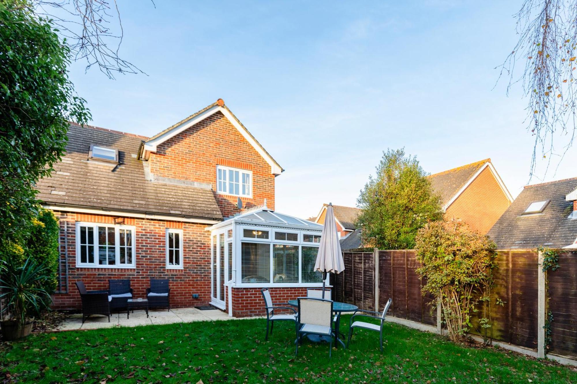 Chichester Retreat House With Free Parking Extérieur photo